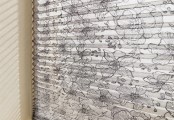 Detail okenní plisé žaluzie